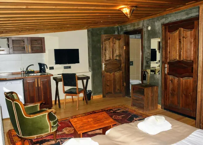 Maria Balat Aparthotel